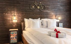 Ares Aparthotel